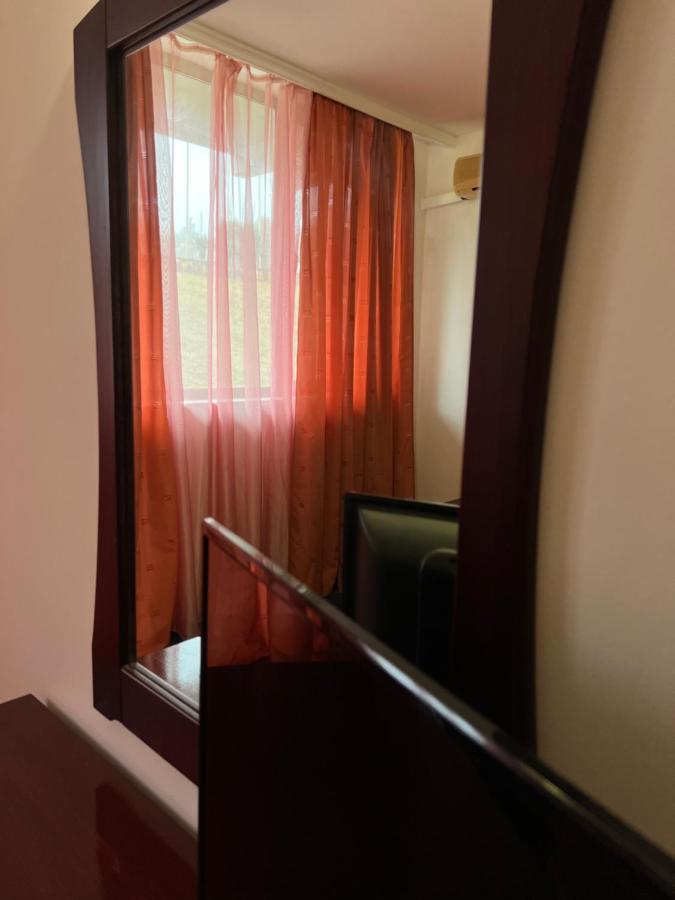 Dahlia Garden Hotel Golden Sands Exterior photo