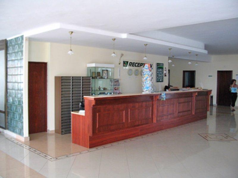 Dahlia Garden Hotel Golden Sands Exterior photo