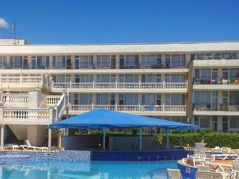 Dahlia Garden Hotel Golden Sands Exterior photo