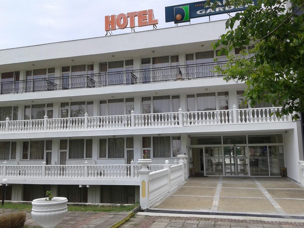 Dahlia Garden Hotel Golden Sands Exterior photo